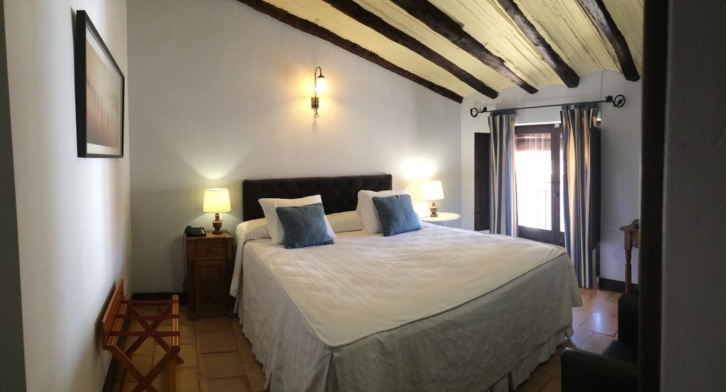 לה פרסנדה Hotel El Convent 1613 חדר תמונה