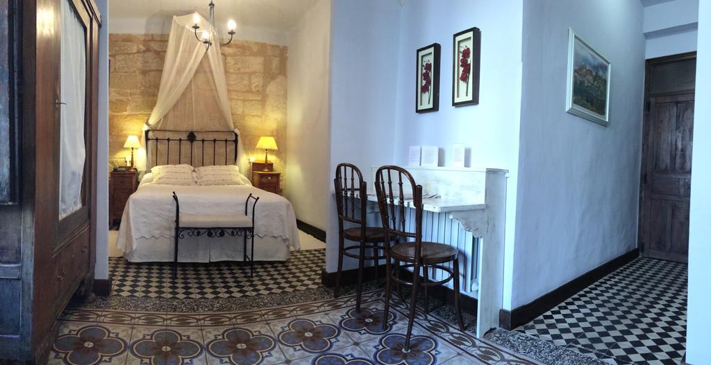 לה פרסנדה Hotel El Convent 1613 מראה חיצוני תמונה